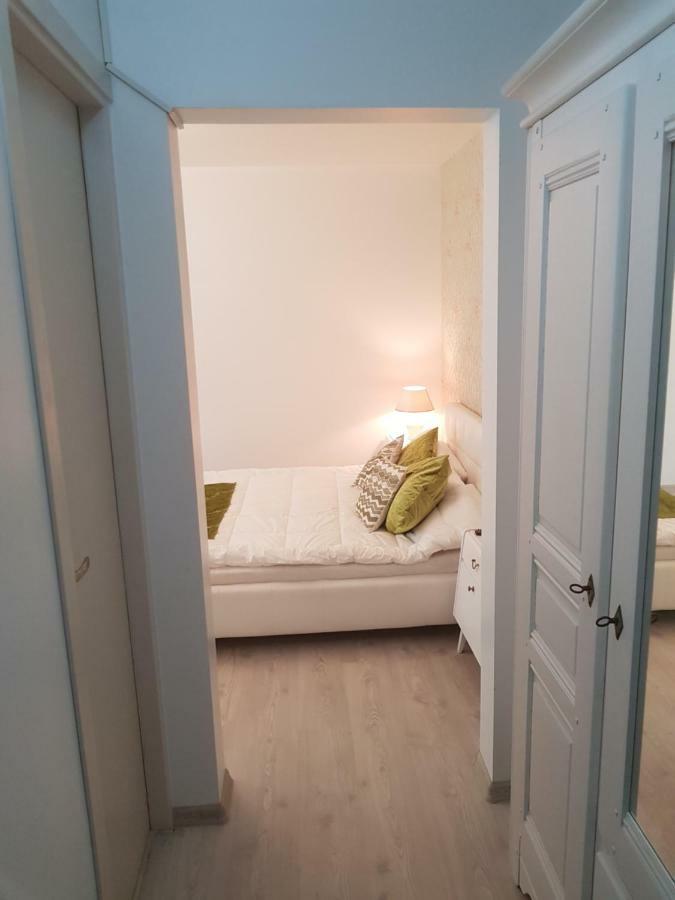 Cozy Apartment In A Quiet Area Craiova Kültér fotó