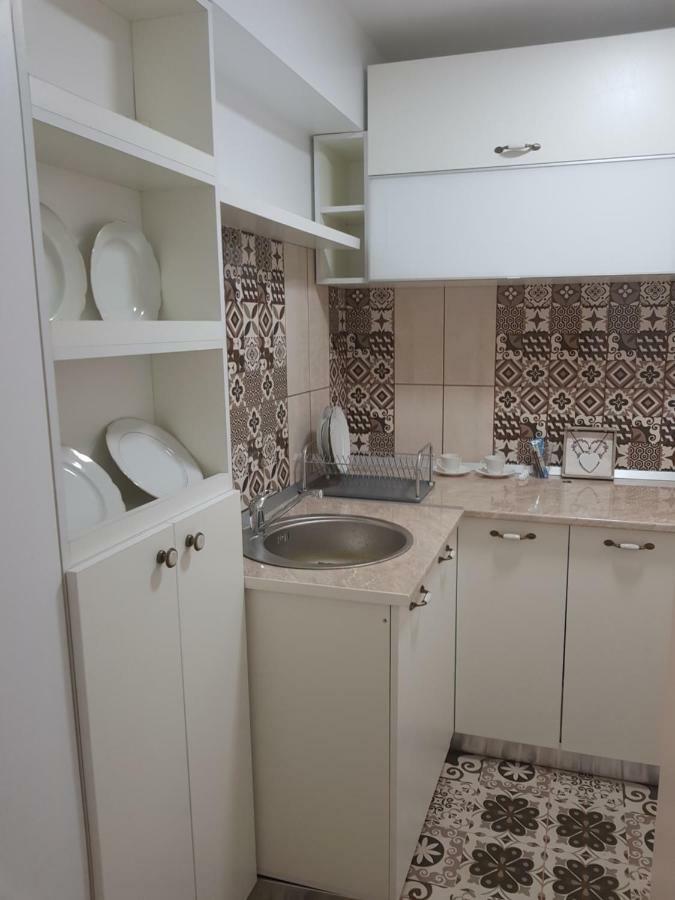 Cozy Apartment In A Quiet Area Craiova Kültér fotó